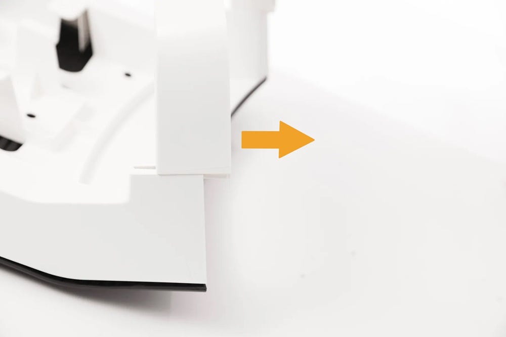 Gros plan sur le support de rampe qui se désengage