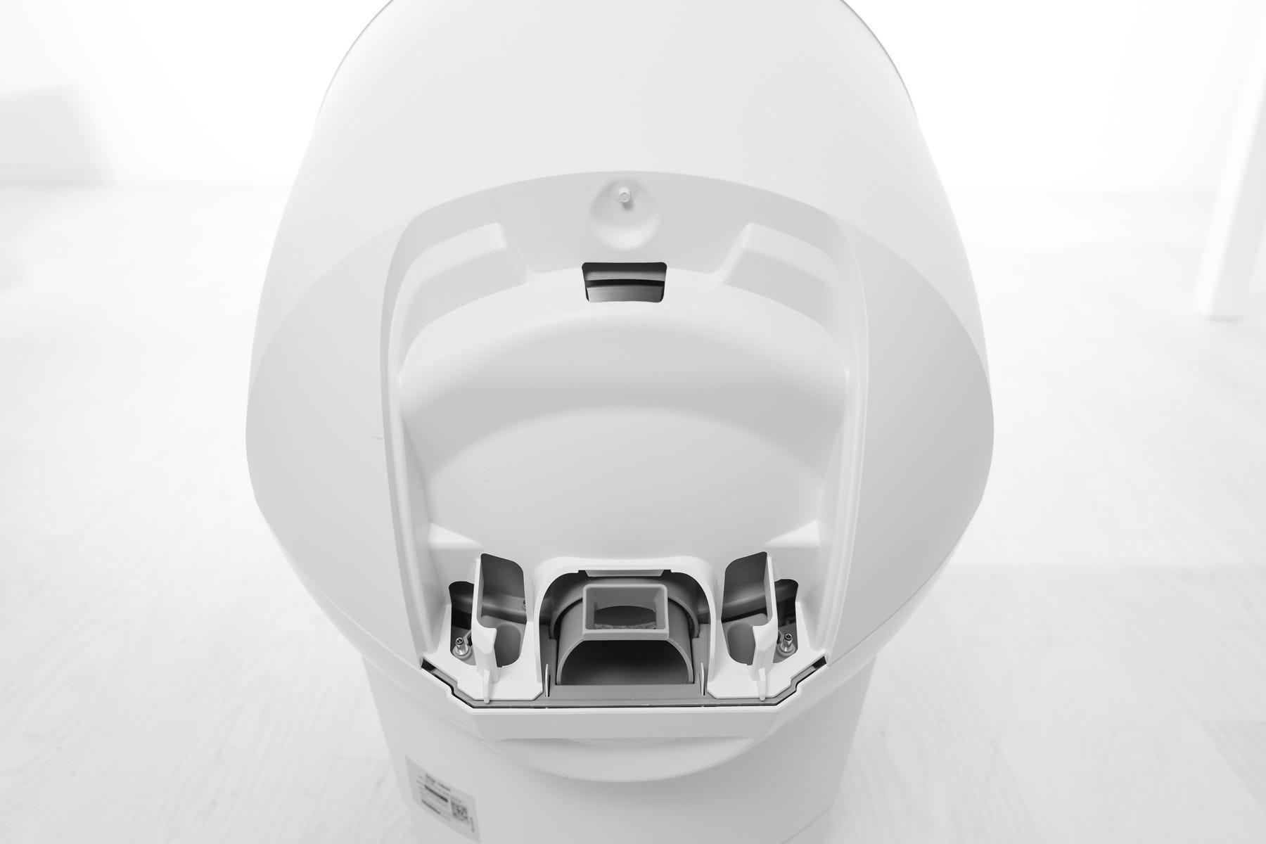 Vue arrière du Litter-Robot 5, plaque de fixation retirée