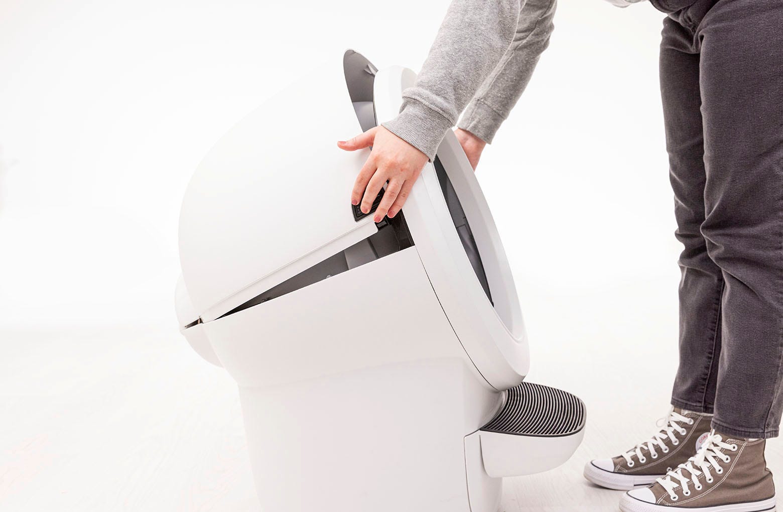 Opening the Litter-Robot 4 bonnet