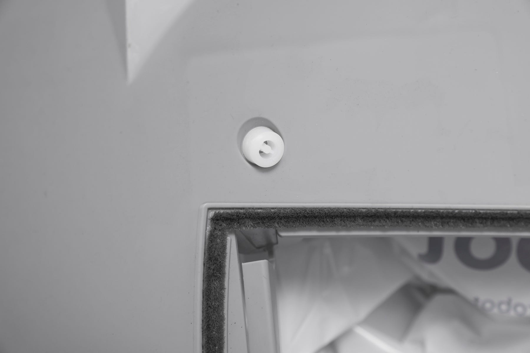 Inspecting seal strips and glider buttons