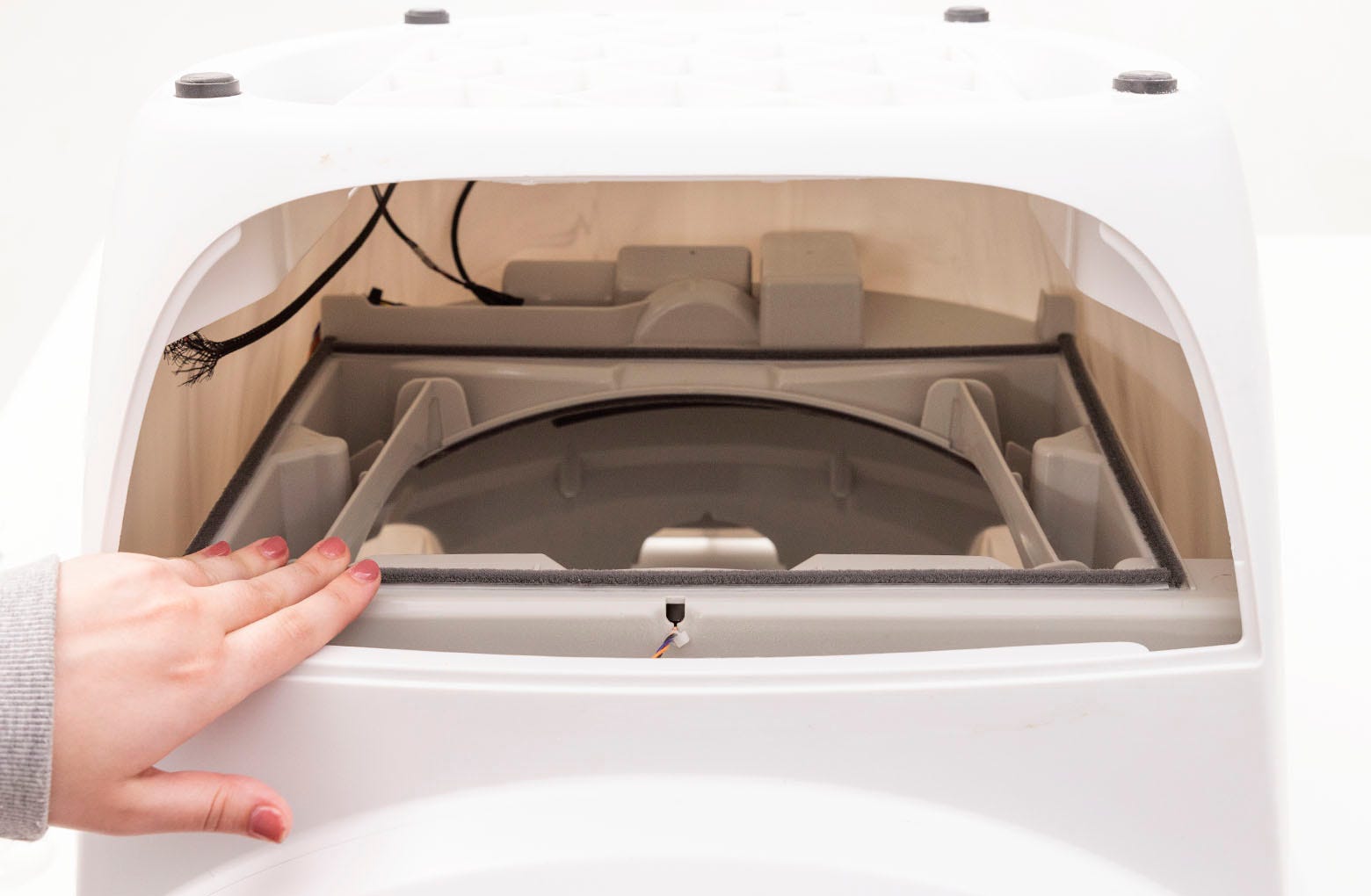 Lower waste port seal strips reference