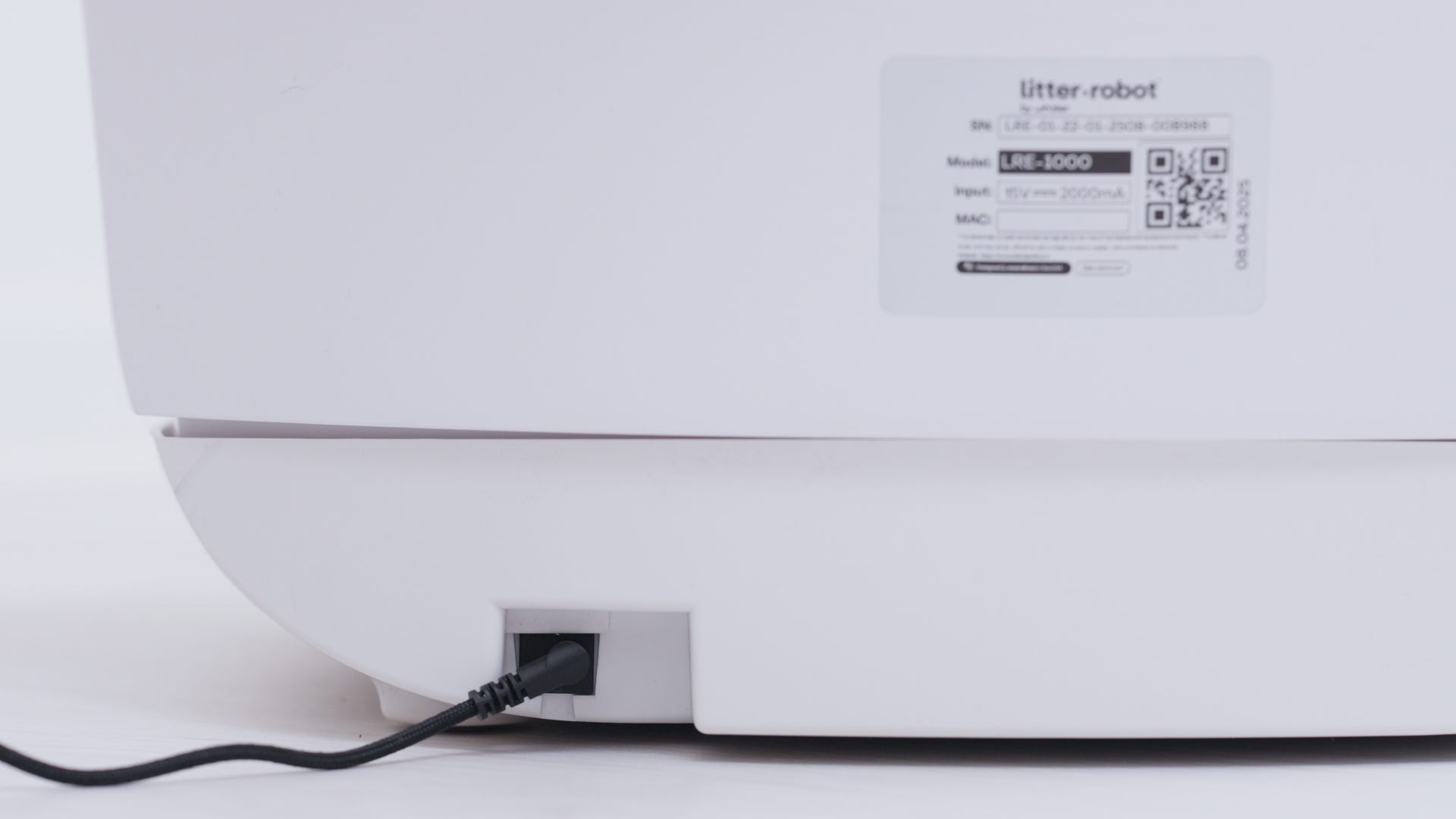 Litter-Robot EVO closeup of power plug