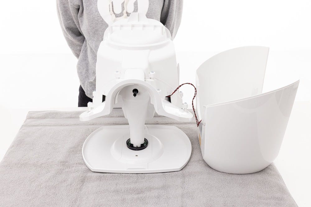 Separating the base from Feeder-Robot and set it aside