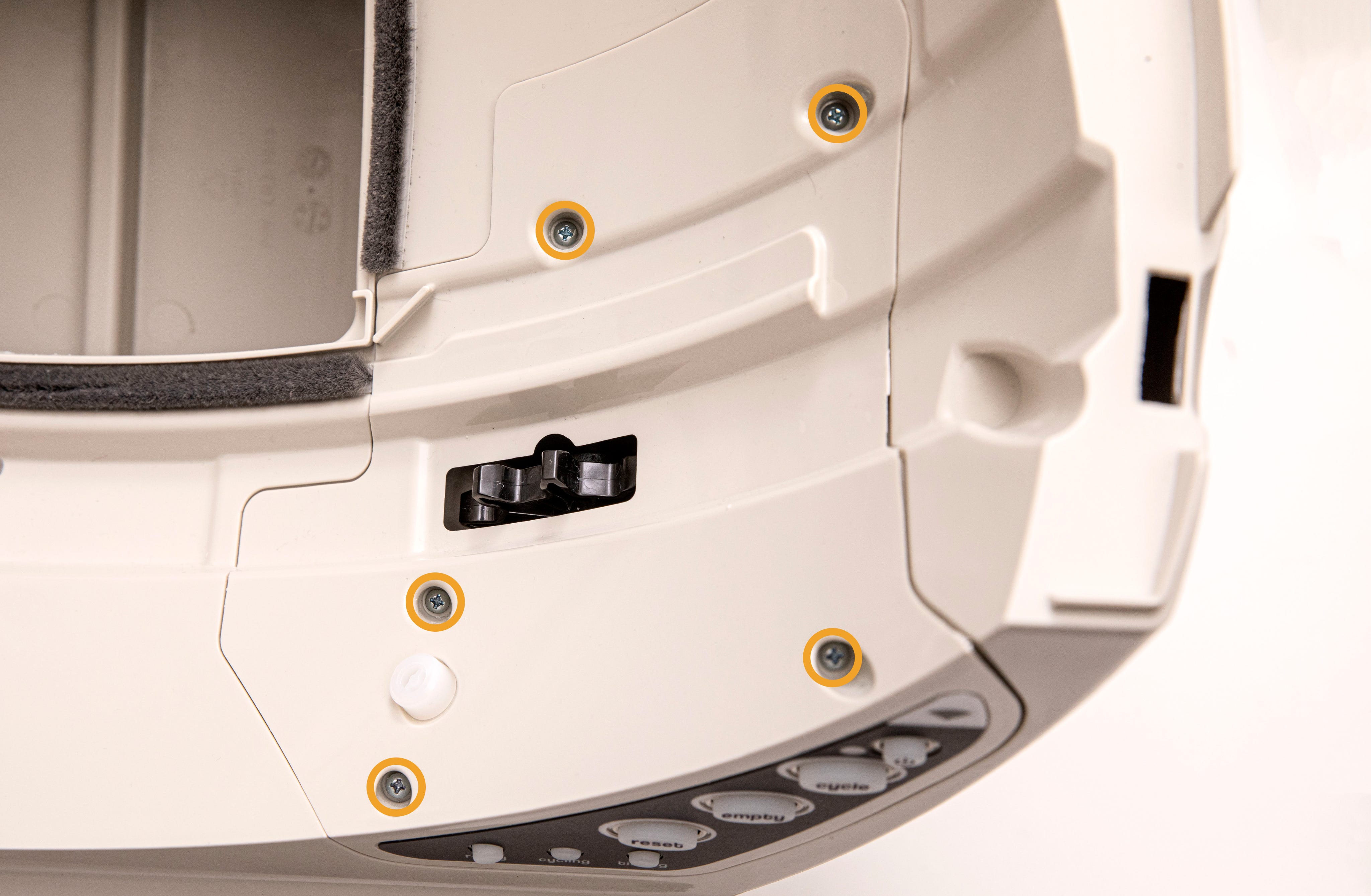 Control panel cover screws on LR3