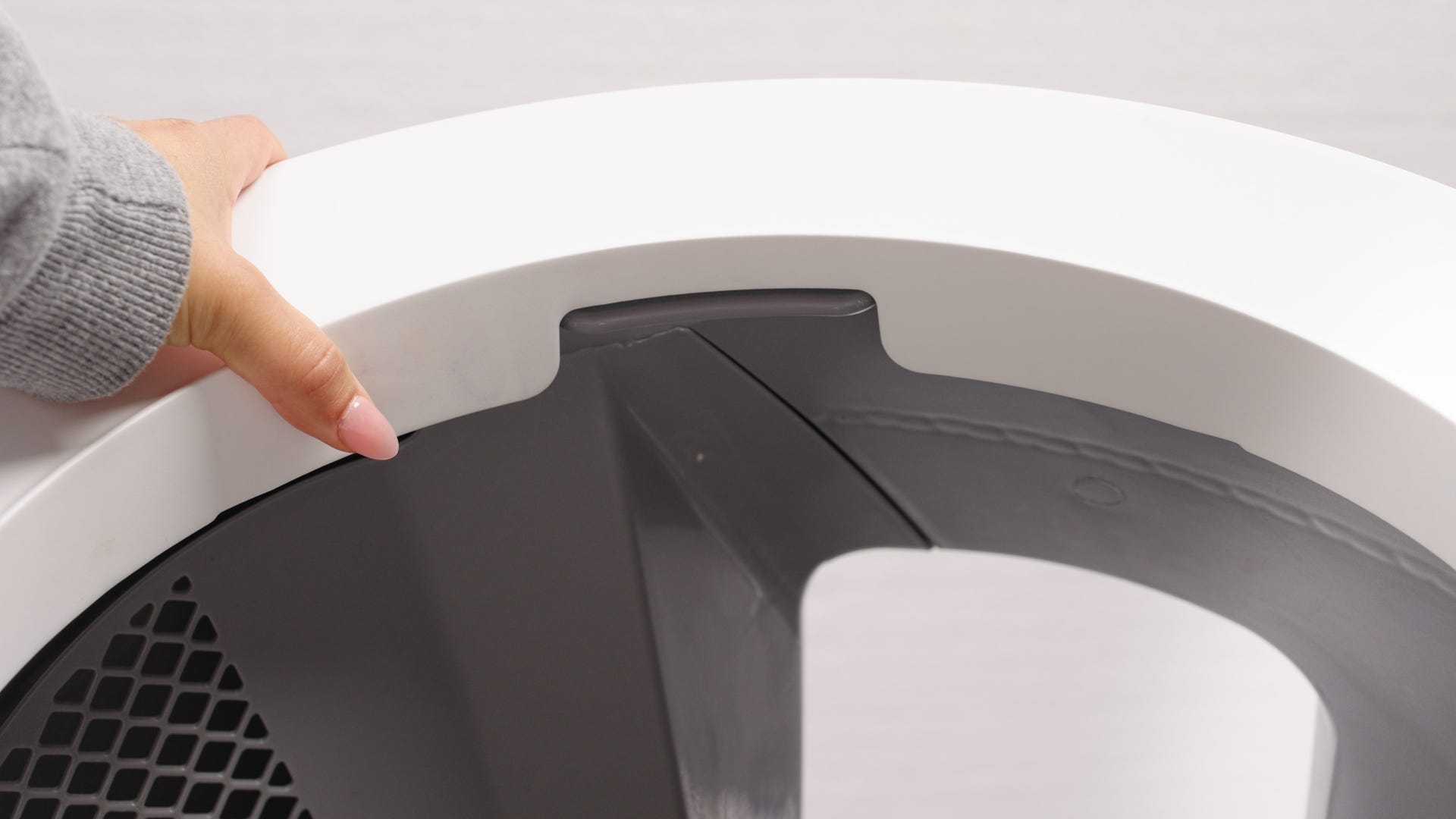 Removing the globe from the base