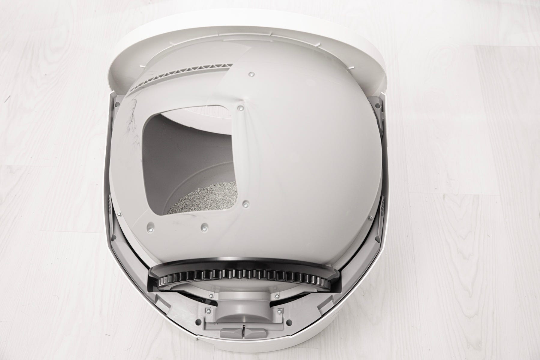 Top view of globe without bonnet installed