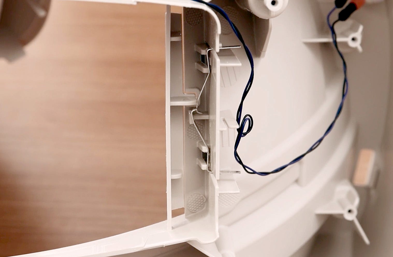 Checking overlap and seating of pinch contacts