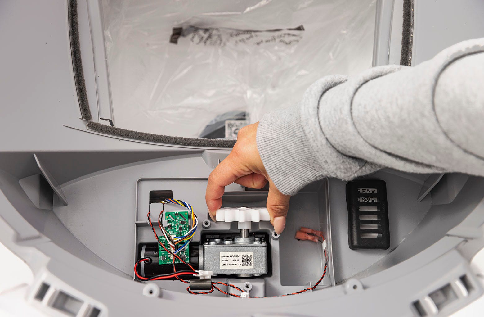 Installing the new motor in place