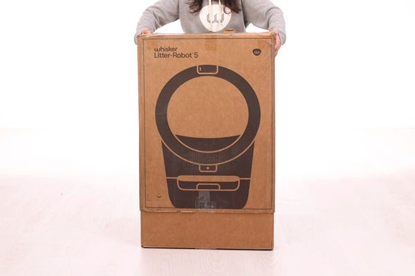 Box sliding over Litter-Robot and bottom tray